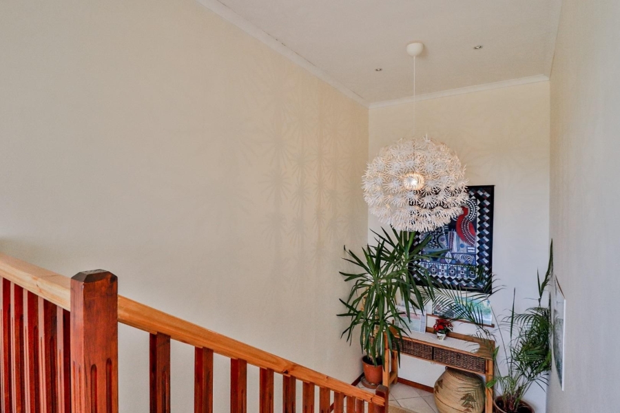 6 Bedroom Property for Sale in De Kelders Western Cape